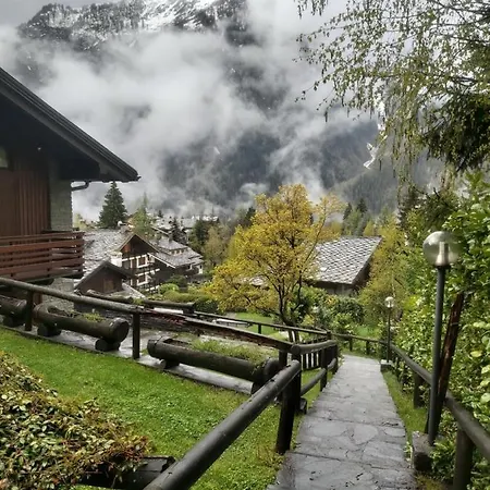 شقة Luxury Attic The Butterfly Courmayeur